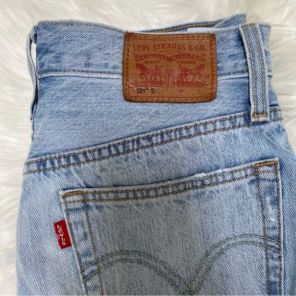 Levi’s 501 straight leg ripped jeans - Picture 5 of 10